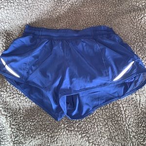 Lululemon Hotty Hot shorts 2”